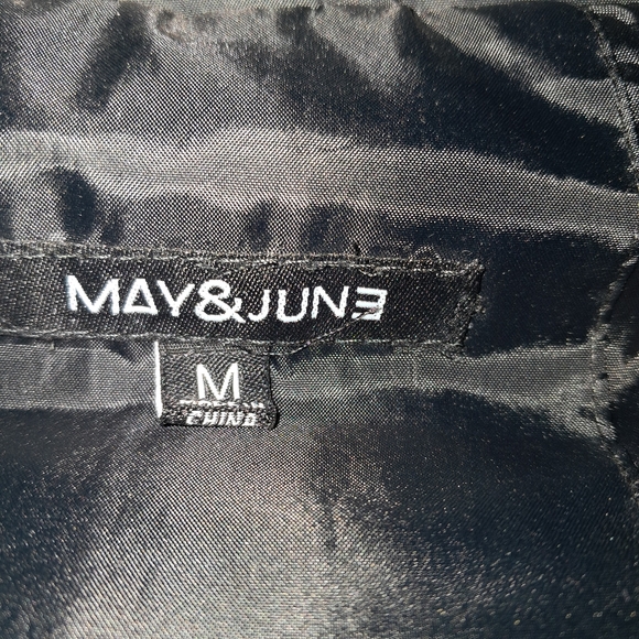 vest  w/hood with faux fur trim - Picture 4 of 4